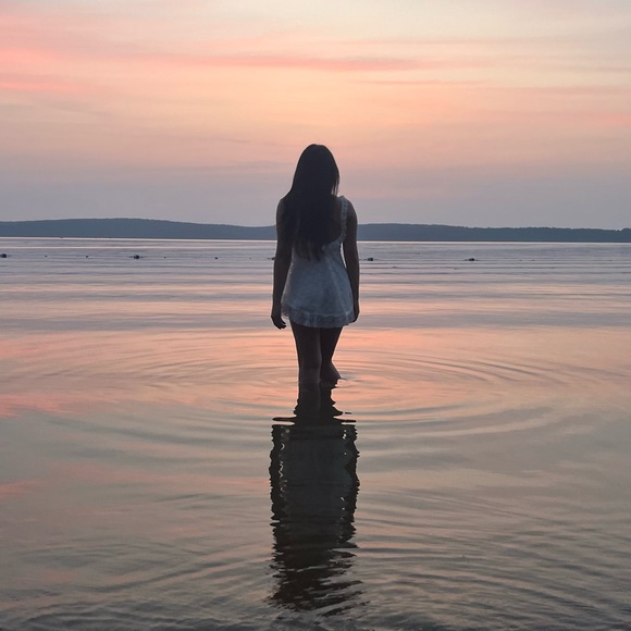 Meet your Posher, Alyssa - Picture 5 of 5